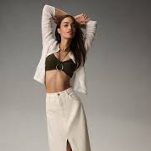 Pilcro Dresses & Skirts - NWT Madi Pilcro Front Split White Denim Skirt - Raw Hem Size 6